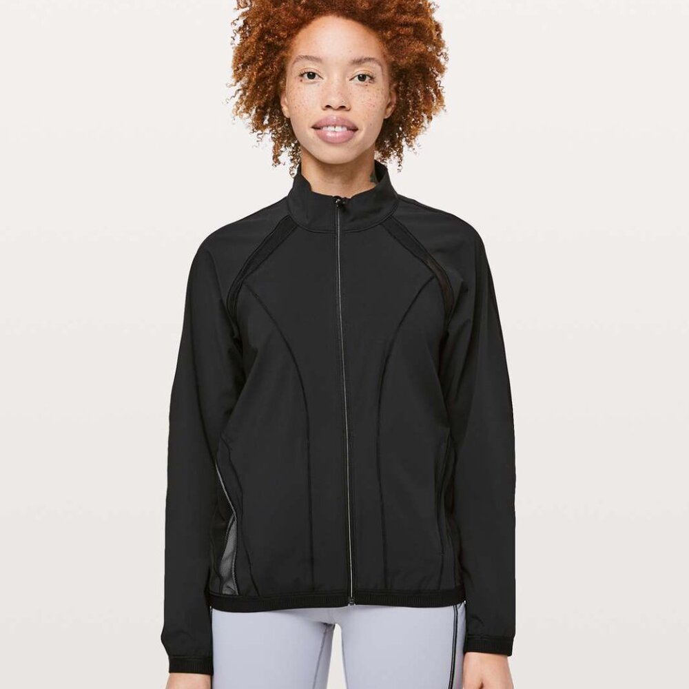 Lululemon Women's Black Breeze‎ In Mesh Athletic Performance Jacket Size 6